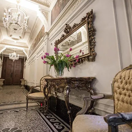 Malostranské Náměstí Apartamento