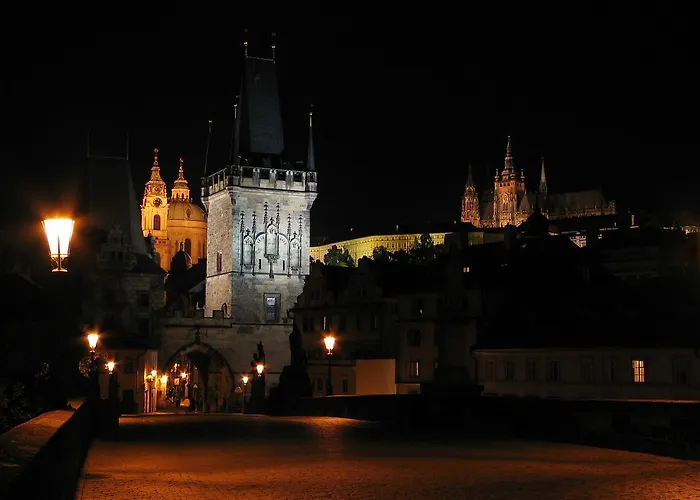 Lejlighed Royal By Charles Bridge View Of Saint Nicholas Church Prag