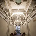 Apartament Royal By Charles Bridge View Of Saint Nicholas Church *