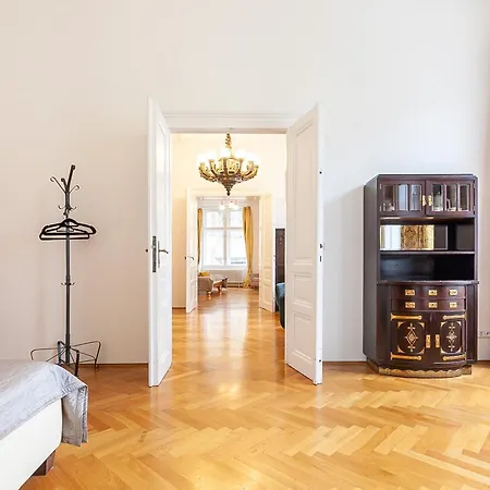 Royal Apartment By Charles Bridge View Of Saint Nicholas Church Prag
